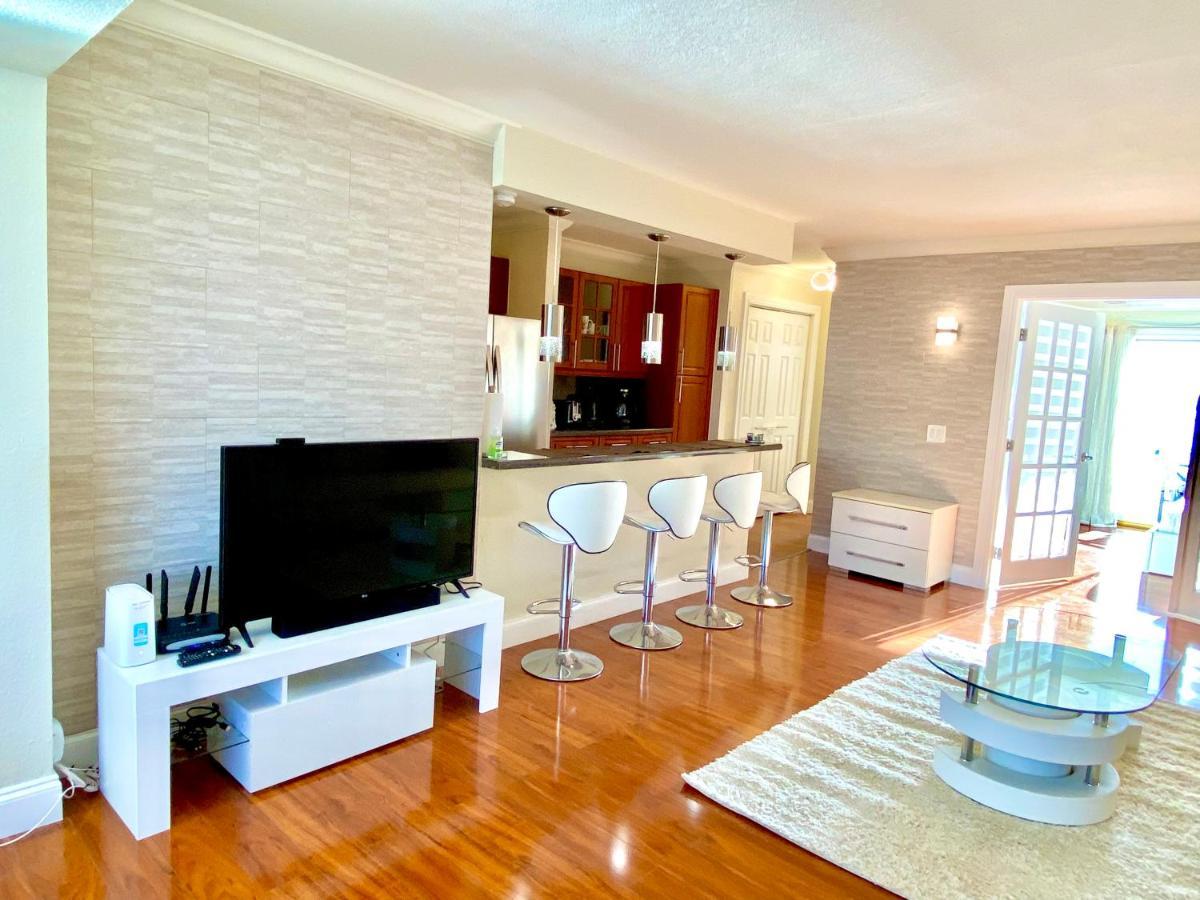 Deluxe Waterfront One Bedroom Apartment With Miami Skyline View, Free Parking 5 Mins Drive To Miami Beach Kültér fotó