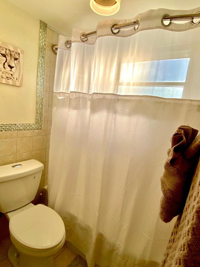 Deluxe Waterfront One Bedroom Apartment With Miami Skyline View, Free Parking 5 Mins Drive To Miami Beach Kültér fotó