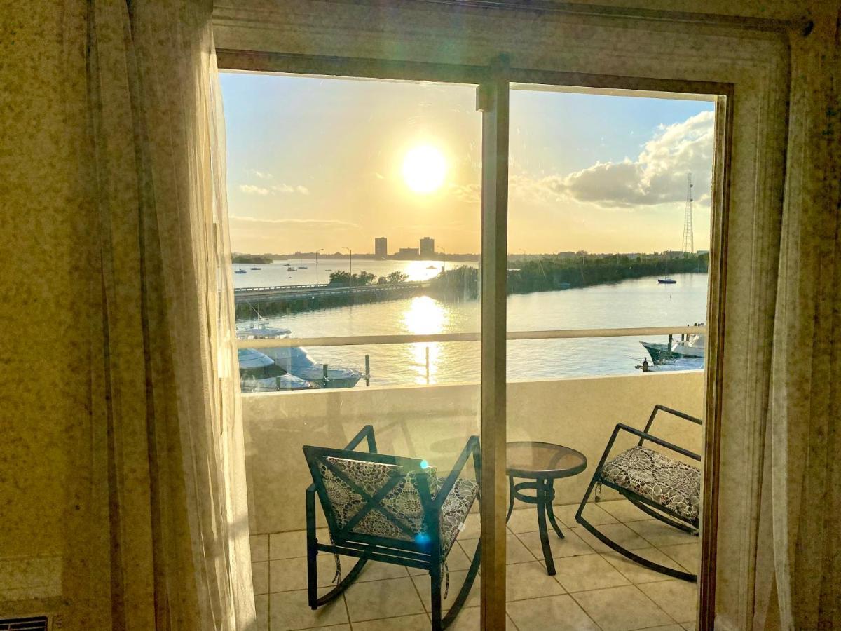Deluxe Waterfront One Bedroom Apartment With Miami Skyline View, Free Parking 5 Mins Drive To Miami Beach Kültér fotó